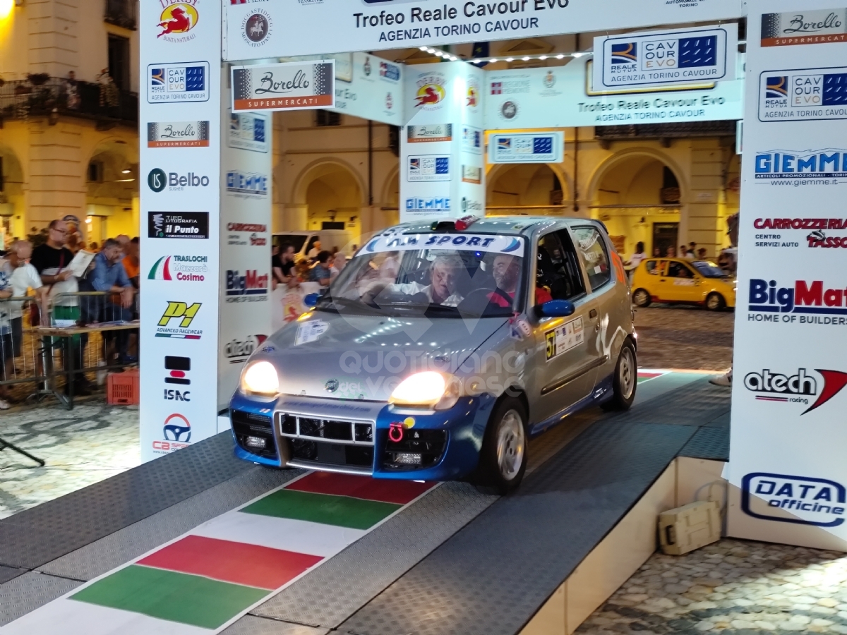 VENARIA - In Città la magia del Rally: tantissimi i curiosi e gli appassionati - FOTO