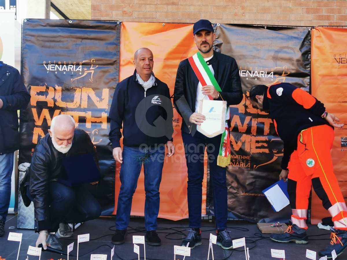 VENARIA - Una marea di gente per la «StraVenaria» e la «21 Reale» - FOTO E VIDEO