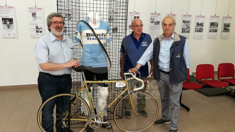 VENARIA REALE SI COLORA DI ROSA - E' IL GRANDE GIORNO DEL GIRO D'ITALIA - FOTO