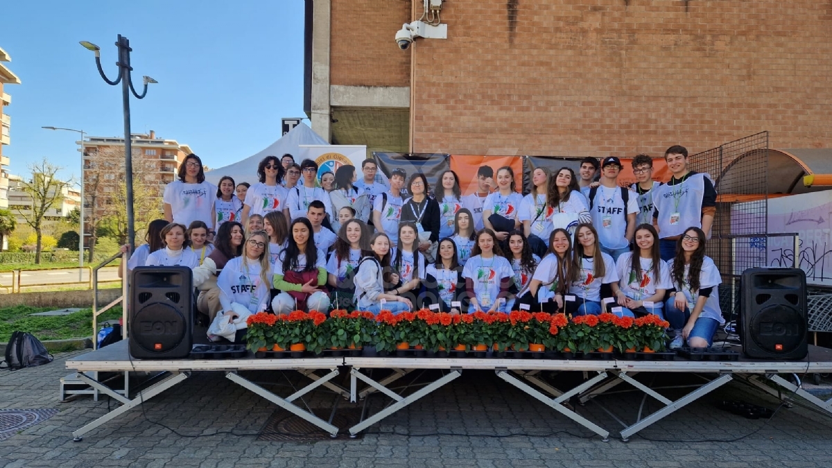 VENARIA - Una marea di gente per la «StraVenaria» e la «21 Reale» - FOTO E VIDEO