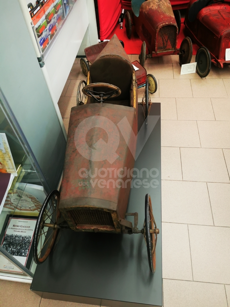 VENARIA - La mostra «Auto a pedali» di Antonio Iorio: un bellissimo tuffo nel passato - FOTO