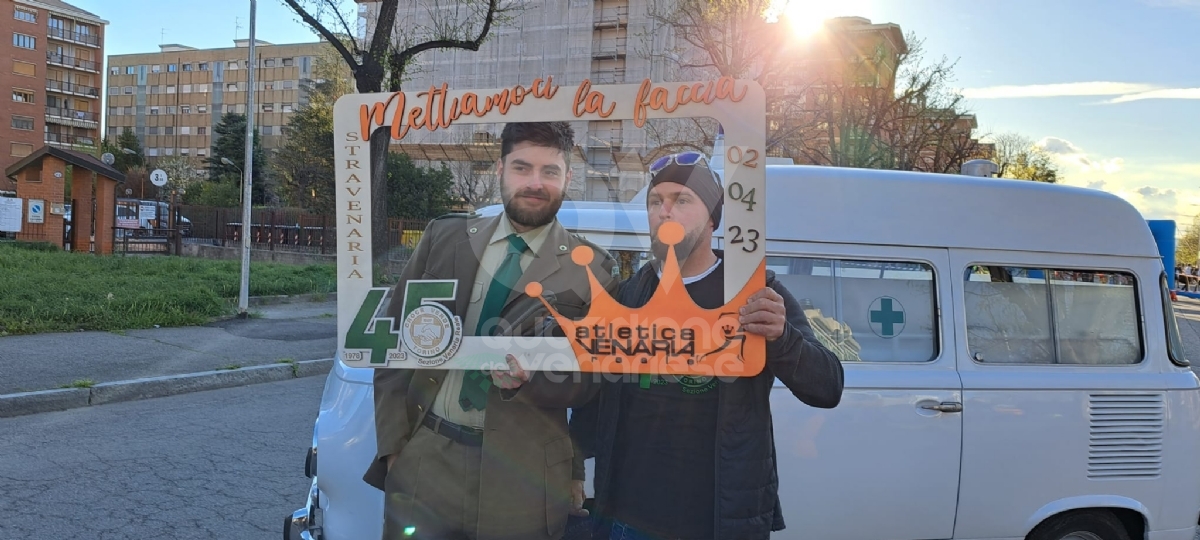 VENARIA - Una marea di gente per la «StraVenaria» e la «21 Reale» - FOTO E VIDEO