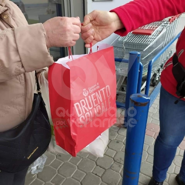 DRUENTO - «Druento Solidale»: raccolti alimenti e prodotti per chi è in difficoltà - FOTO