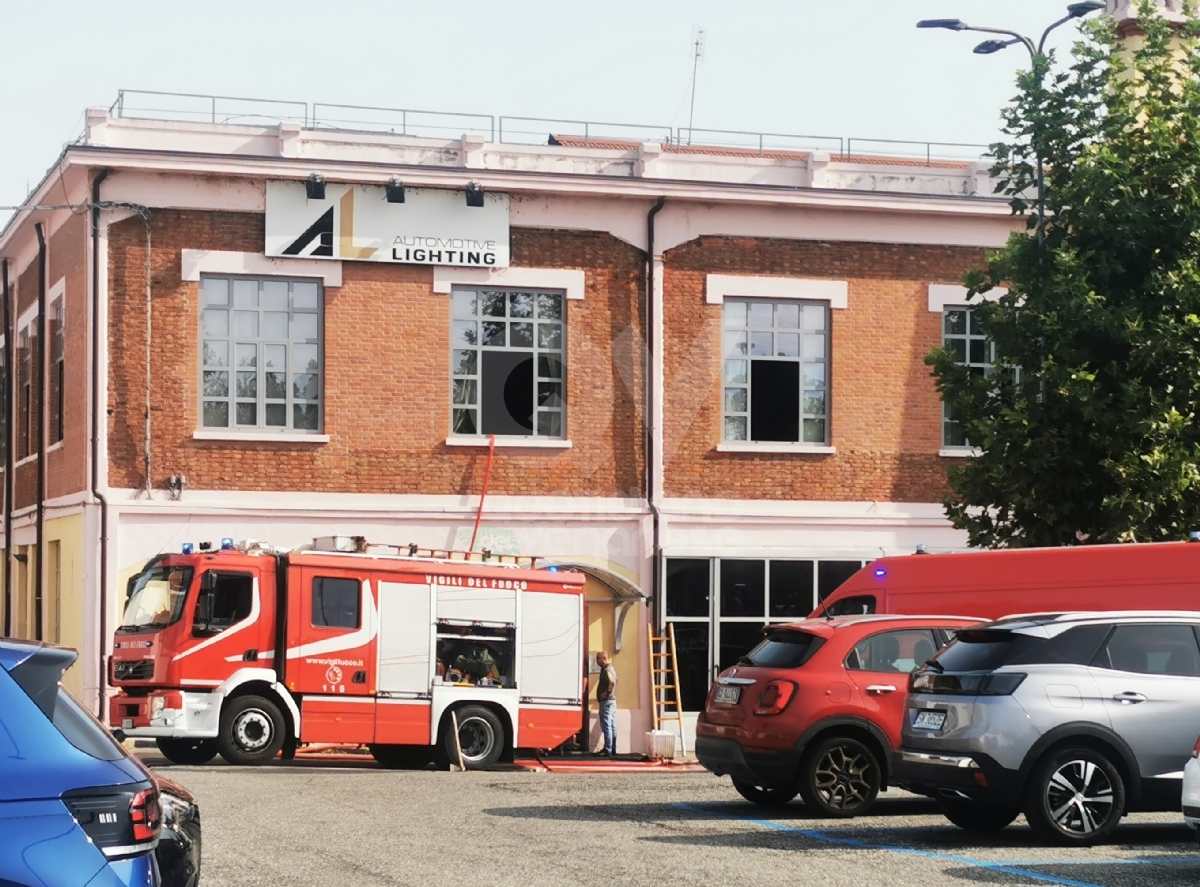 VENARIA - Incendio alla Marelli: evacuato tutto lo stabilimento di via Cavallo - FOTO