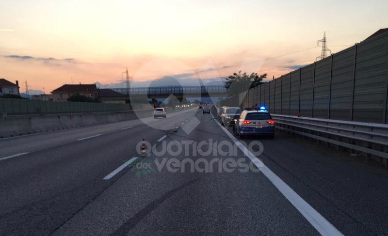 COLLEGNO-PIANEZZA - Incidente in tangenziale: donna ferita dopo lo scontro fra due auto