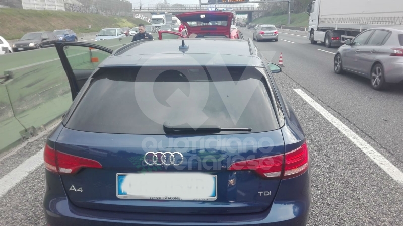 COLLEGNO - Caos e disagi in tangenziale: tamponamento fra quattro auto. Due persone ferite