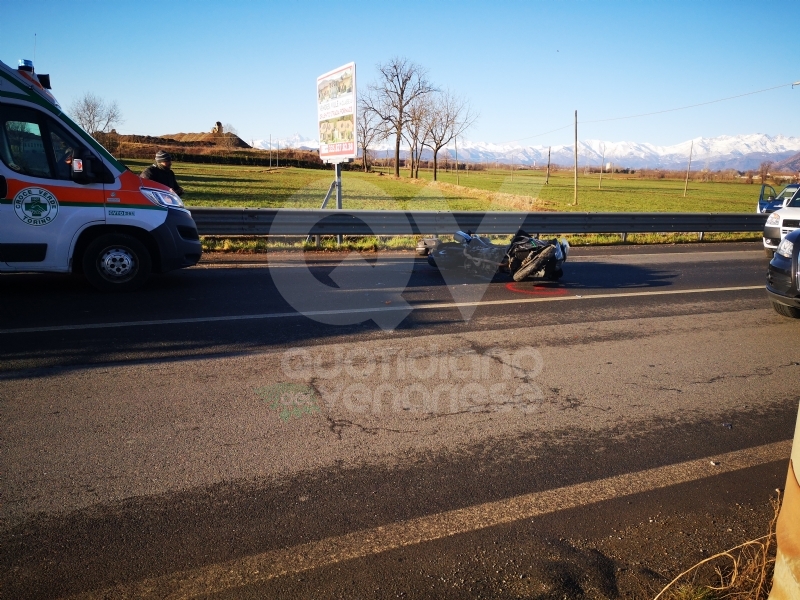 DRUENTO - Scontro fra auto e moto: centauro ferito