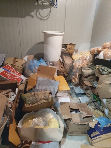 VENARIA - Cibo mal conservato e tasse non pagate: chiuso un negozio in via Mensa