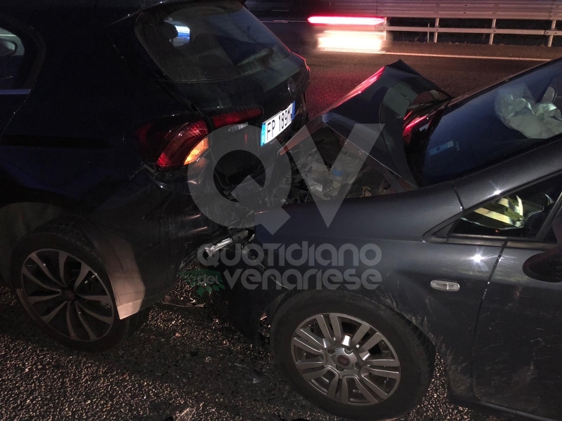 COLLEGNO - Tamponamento in tangenziale: tre auto coinvolte e quattro feriti - FOTO