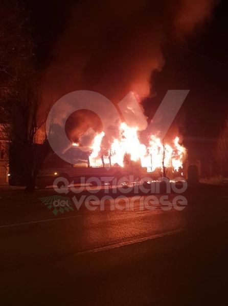 AUTOBUS ESPLODE - In corso Francia: l'autista salva in tempo i passeggeri