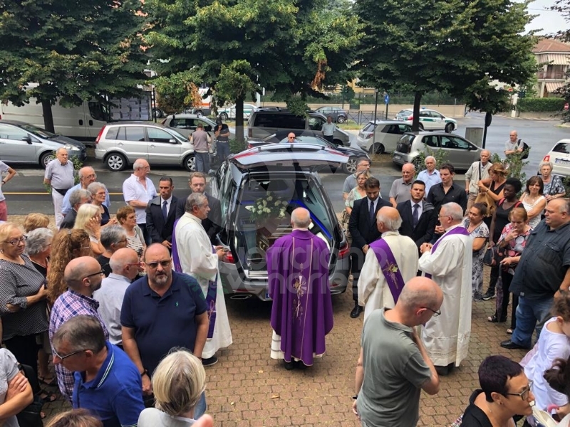 RIVOLI - In tanti nella chiesa di San Paolo per l'ultimo saluto a Lina Paradiso Alberghina