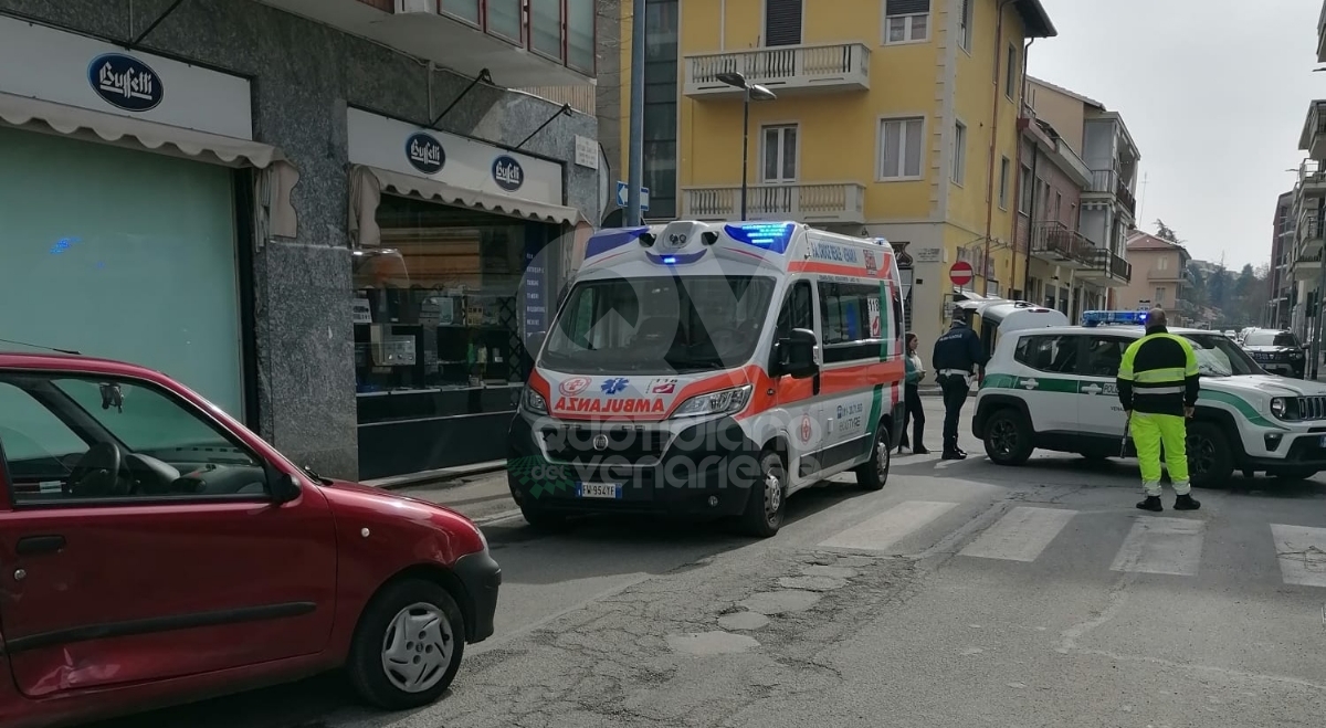INCIDENTE A VENARIA - Scontro fra due auto tra via Zanellato e corso Matteotti - FOTO