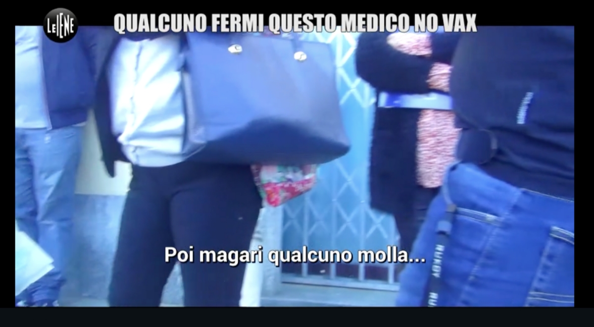 BORGARO - «Le Iene» nello studio del dottor Delicati: «Non mi curo di loro e vado avanti» - FOTO