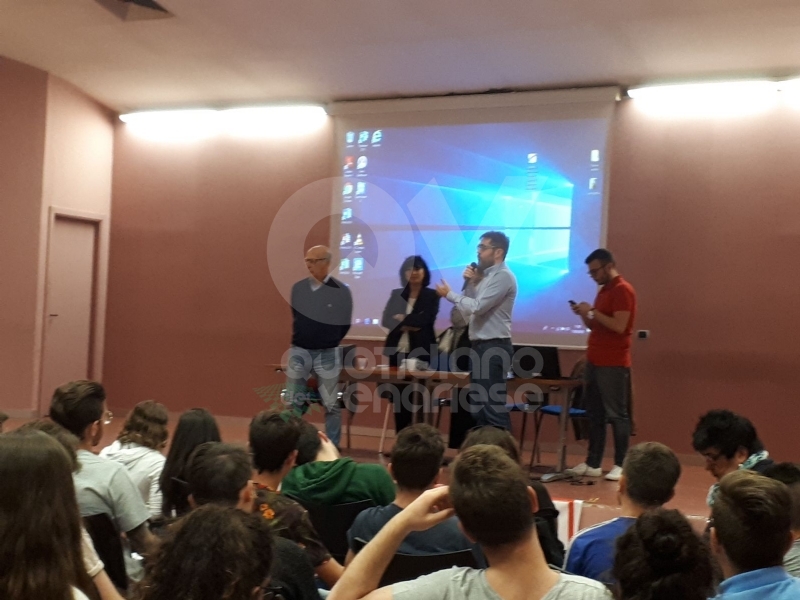 VENARIA - Salvatore Borsellino agli studenti dello Juvarra: «Dovete riprendere in mano i vostri sogni»