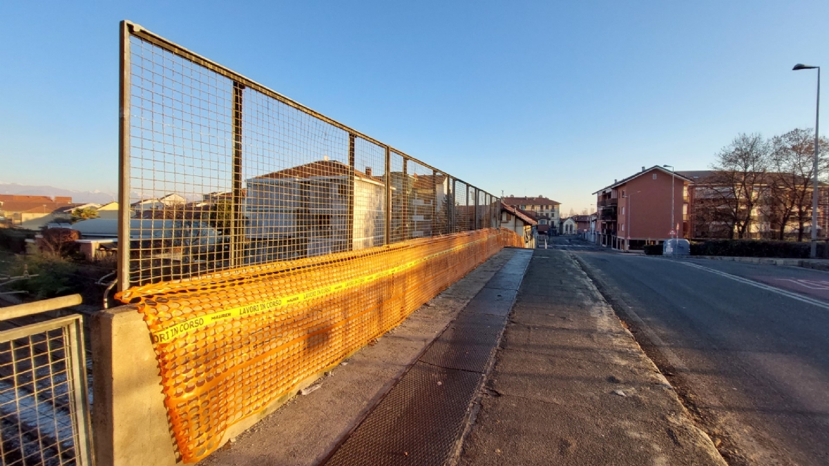 VENARIA - Partiti ad Altessano i lavori di rimessa a nuovo del cavalcavia di via Tripoli - FOTO