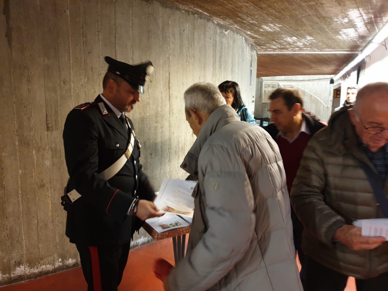 RIVOLI - Contro furti e truffe i carabinieri incontrano i cittadini - FOTO