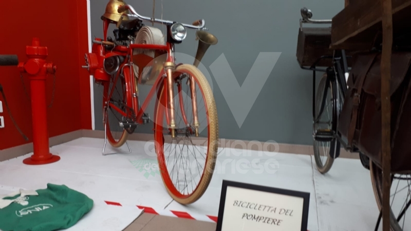 VENARIA - Biciclette, tricicli vintage e gli antichi mestieri: la nuova mostra di Antonio Iorio