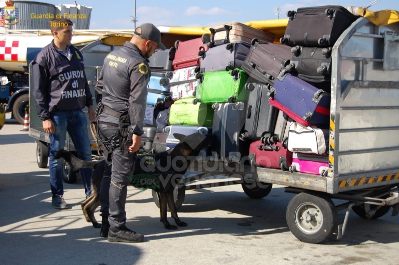 CASELLE - I capitali finiscono all'estero illecitamente: 5 denunce e 450mila euro di sanzioni