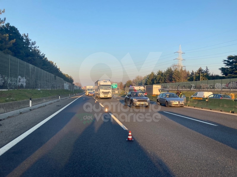 COLLEGNO-RIVOLI - Scontro in tangenziale: feriti e forti rallentamenti in direzione sud FOTO