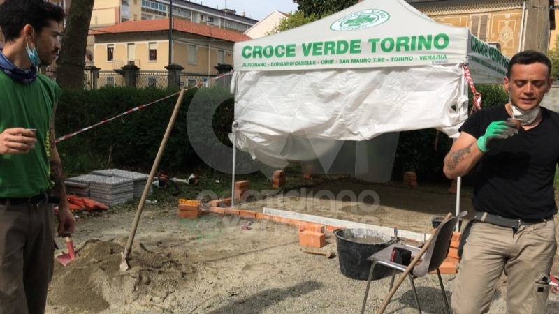 VENARIA - Artigiani volontari realizzano il presidio sanitario di sanificazione per la Croce Verde
