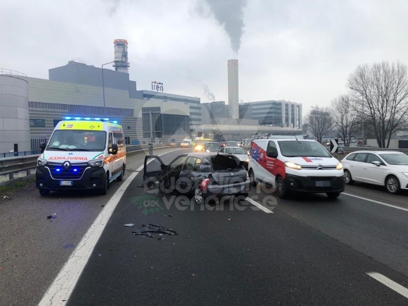 TORINO-COLLEGNO-SAVONERA - Mattinata di incidenti: cinque in poco tempo, tre feriti