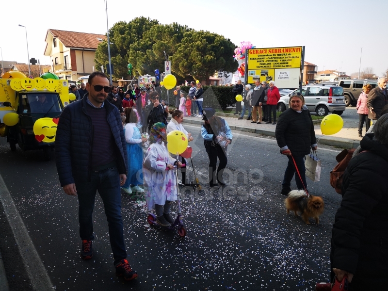 CASELLE - Grande festa in città per il «Carnevale Casellese» - FOTO