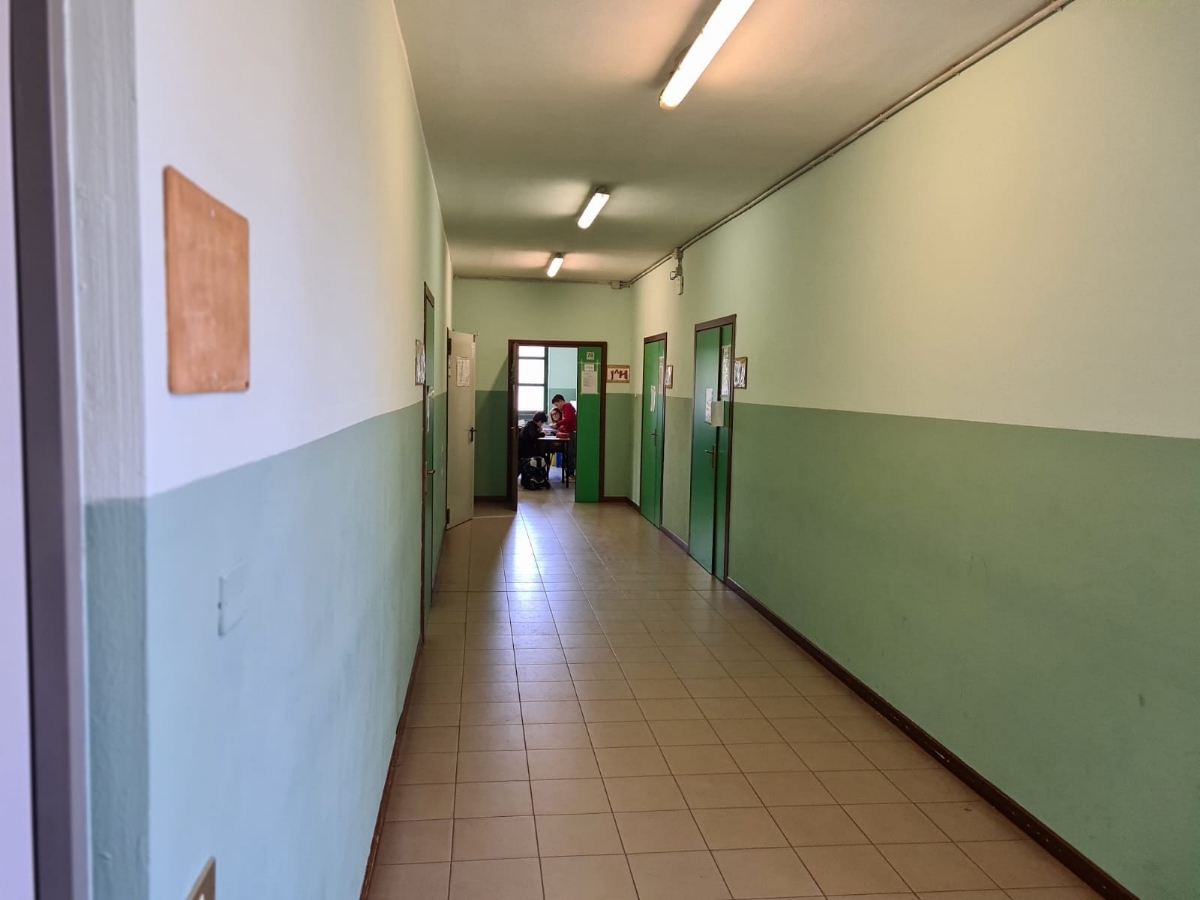 VENARIA - Interventi di manutenzione nelle scuole: al via le tinteggiature e il risanamento dei muri - FOTO
