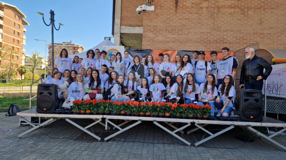 VENARIA - Una marea di gente per la «StraVenaria» e la «21 Reale» - FOTO E VIDEO