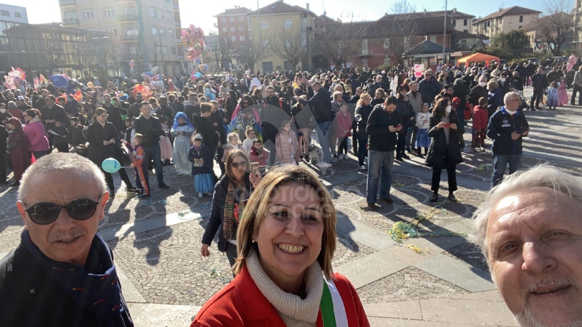 VENARIA - Colori, allegria, musica. Ma il Real Carnevale non dimentica l'Ucraina - FOTO