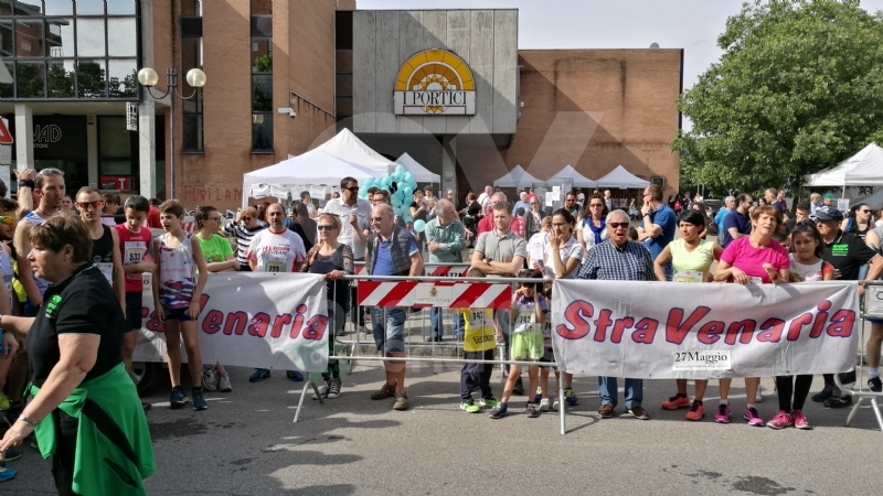 VENARIA - Che successo per la StraVenaria: le foto della manifestazione degli «Amici di Giovanni»