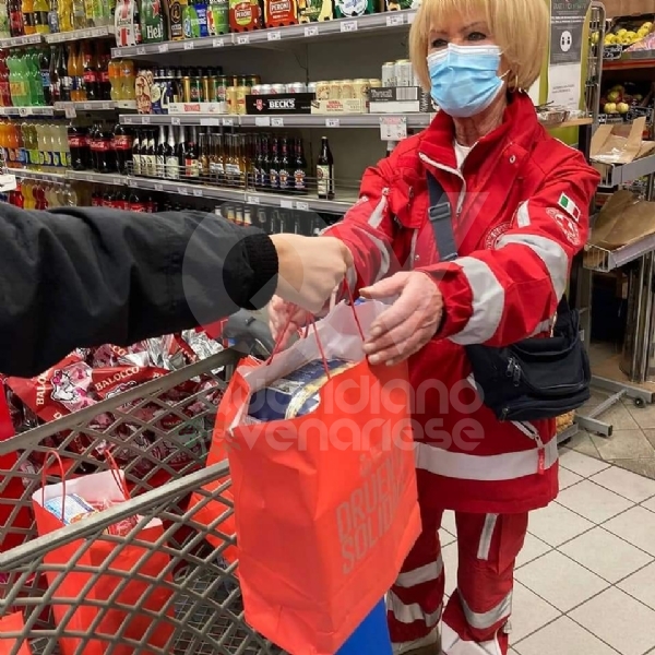 DRUENTO - «Druento Solidale»: raccolti alimenti e prodotti per chi è in difficoltà - FOTO