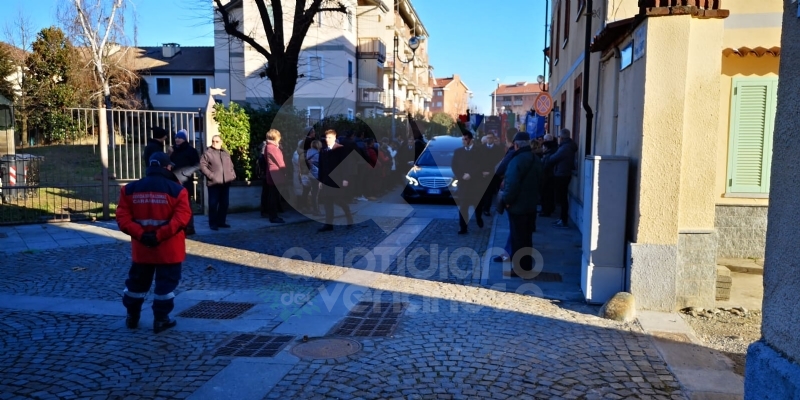 BORGARO - Più di mille persone per l'estremo saluto all'ex sindaco Vincenzo Barrea - FOTO