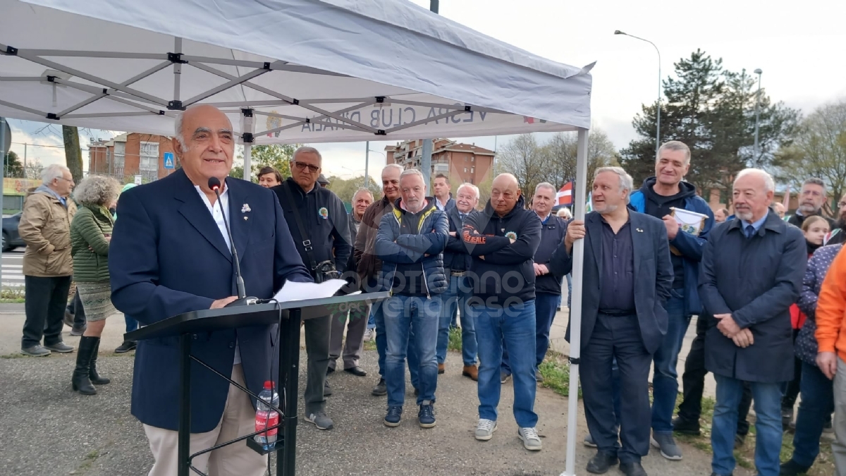 VENARIA - Inaugurata la «La Vespa che non vola», il dono del Vespa Club alla Città - FOTO