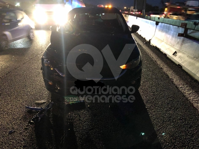 COLLEGNO - Tamponamento in tangenziale: tre auto coinvolte e quattro feriti - FOTO