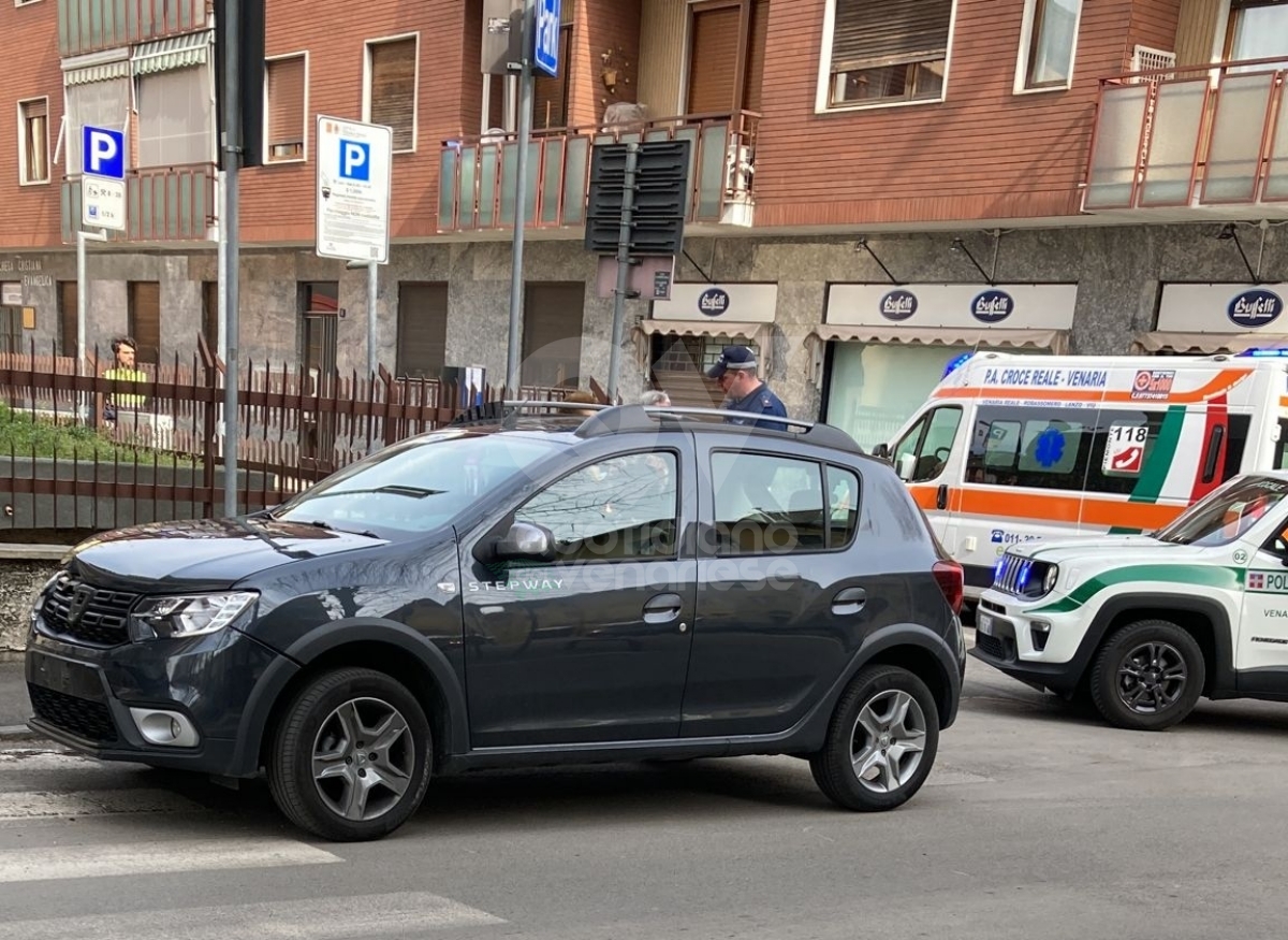 INCIDENTE A VENARIA - Scontro fra due auto tra via Zanellato e corso Matteotti - FOTO
