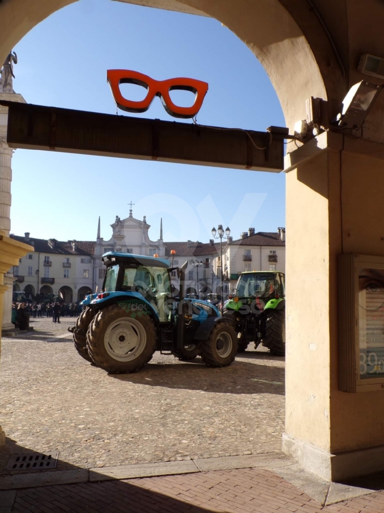 VENARIA - La grande festa per Sant'Antonio Abate: in tanti per il corteo dei trattori - FOTO E VIDEO