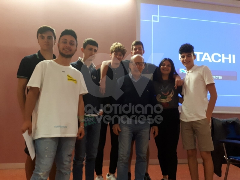 VENARIA - Salvatore Borsellino agli studenti dello Juvarra: «Dovete riprendere in mano i vostri sogni»