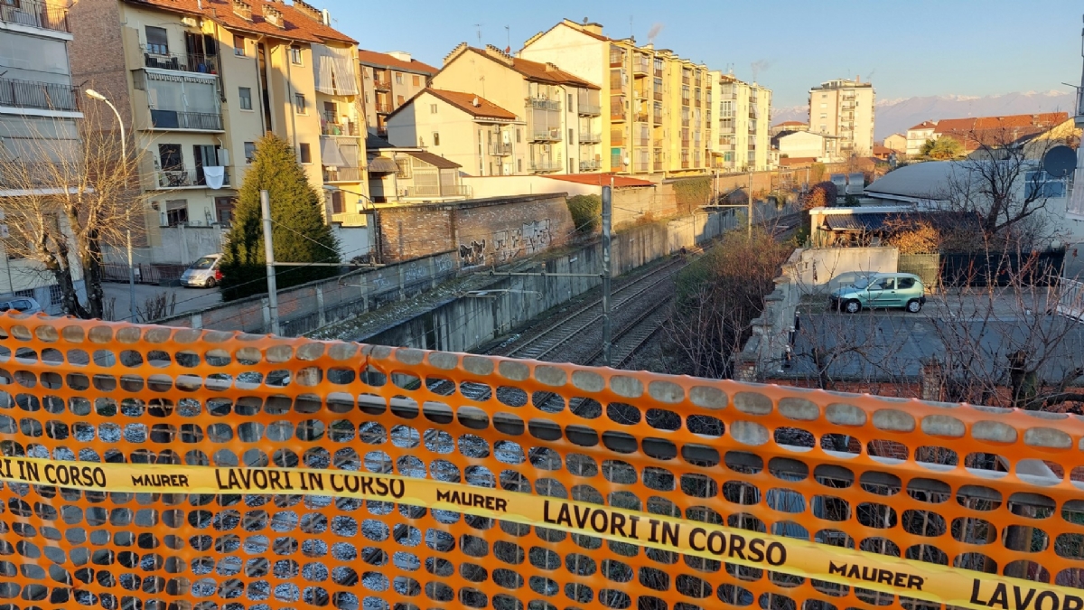 VENARIA - Partiti ad Altessano i lavori di rimessa a nuovo del cavalcavia di via Tripoli - FOTO