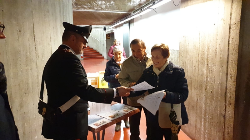 RIVOLI - Contro furti e truffe i carabinieri incontrano i cittadini - FOTO