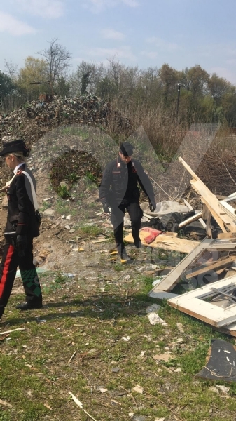 VENARIA-CASELLE - Discariche, bar e officine abusive: i carabinieri denunciano nove persone