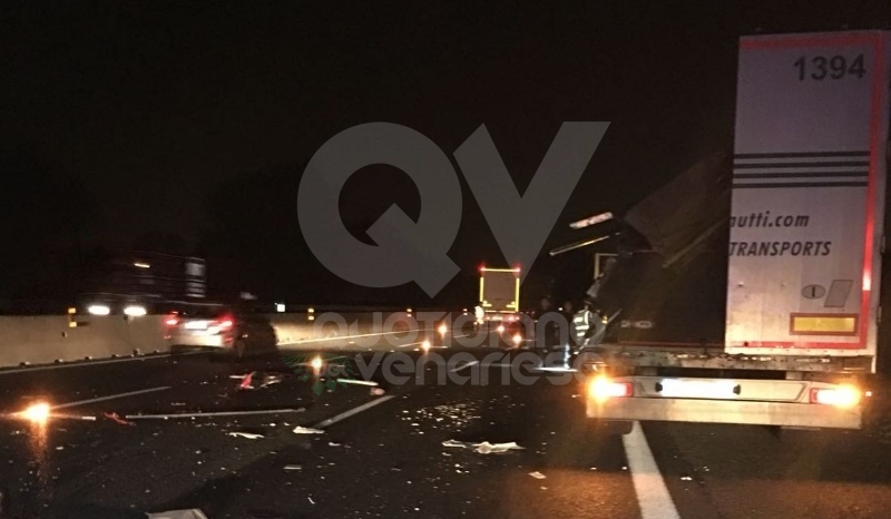 RIVOLI - Scontro tra due tir in tangenziale: un autotrasportatore finisce in ospedale