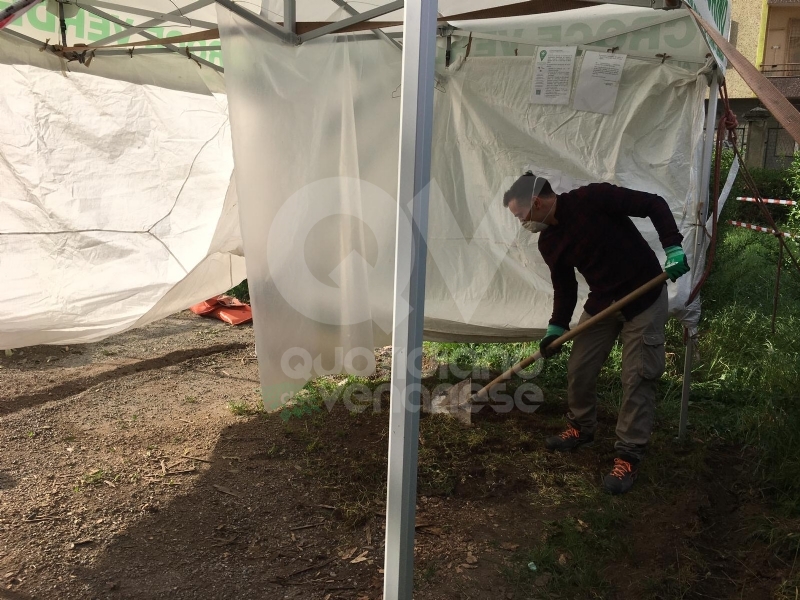 VENARIA - Artigiani volontari realizzano il presidio sanitario di sanificazione per la Croce Verde