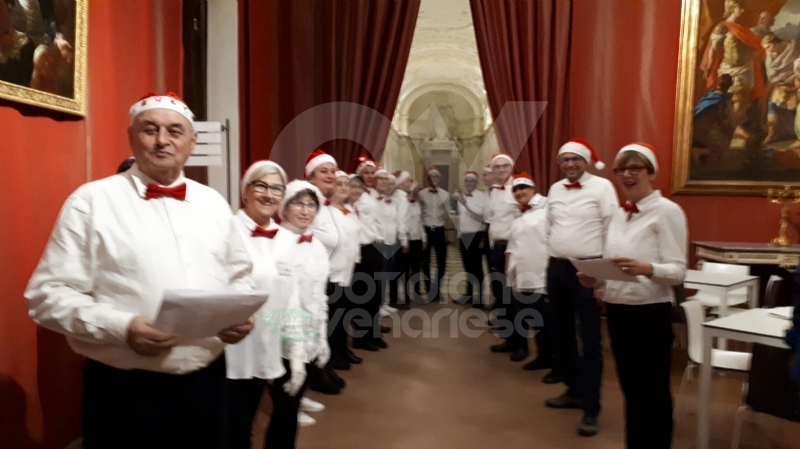 VENARIA - 420 partecipanti alla «Cena della solidarietà e della fratellanza» alla Reggia - FOTO