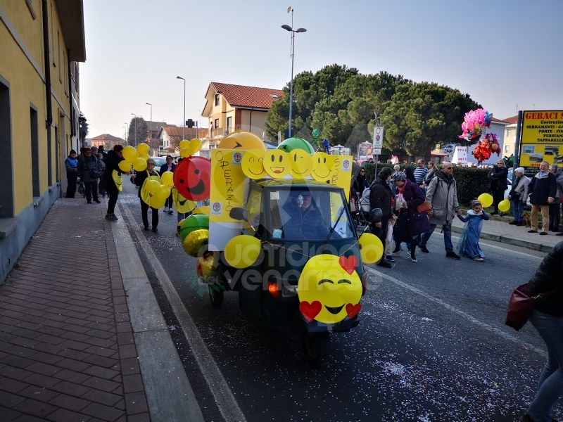 CASELLE - Grande festa in città per il «Carnevale Casellese» - FOTO