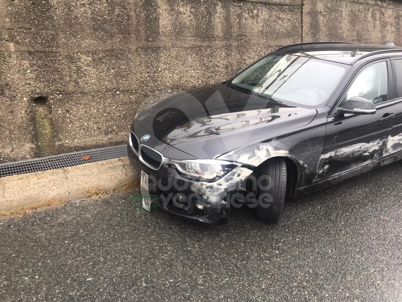 RIVOLI - Scontro fra due auto in tangenziale: disagi al traffico, ma nessun ferito