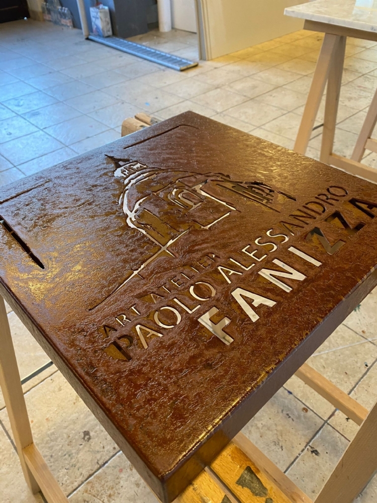Insegne in Corten: la nuova frontiera tra funzionalità ed estetica