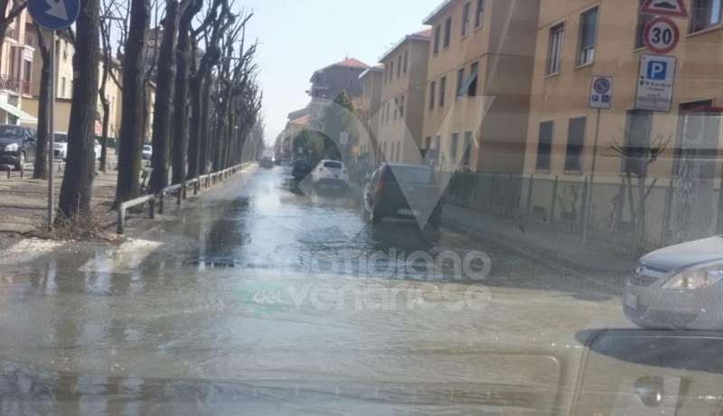 VENARIA - Problemi al canale irriguo della Dora: allagate via Don Sapino e corso Matteotti