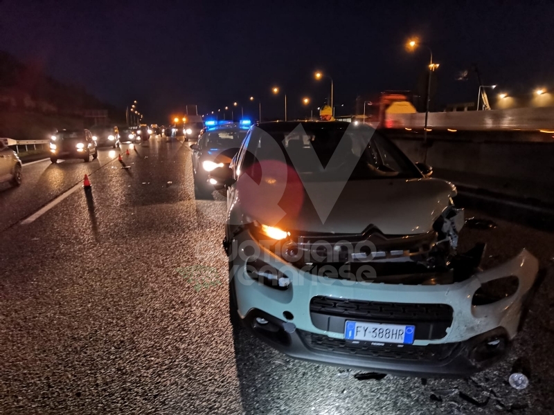 VENARIA - Auto provoca doppio tamponamento e fugge via: 4 persone ferite, tra cui un bimbo di 3 mesi