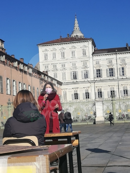 VENARIA - Anche gli studenti dello Juvarra alla lezione di filosofia all'aperto di Matteo Saudino FOTO