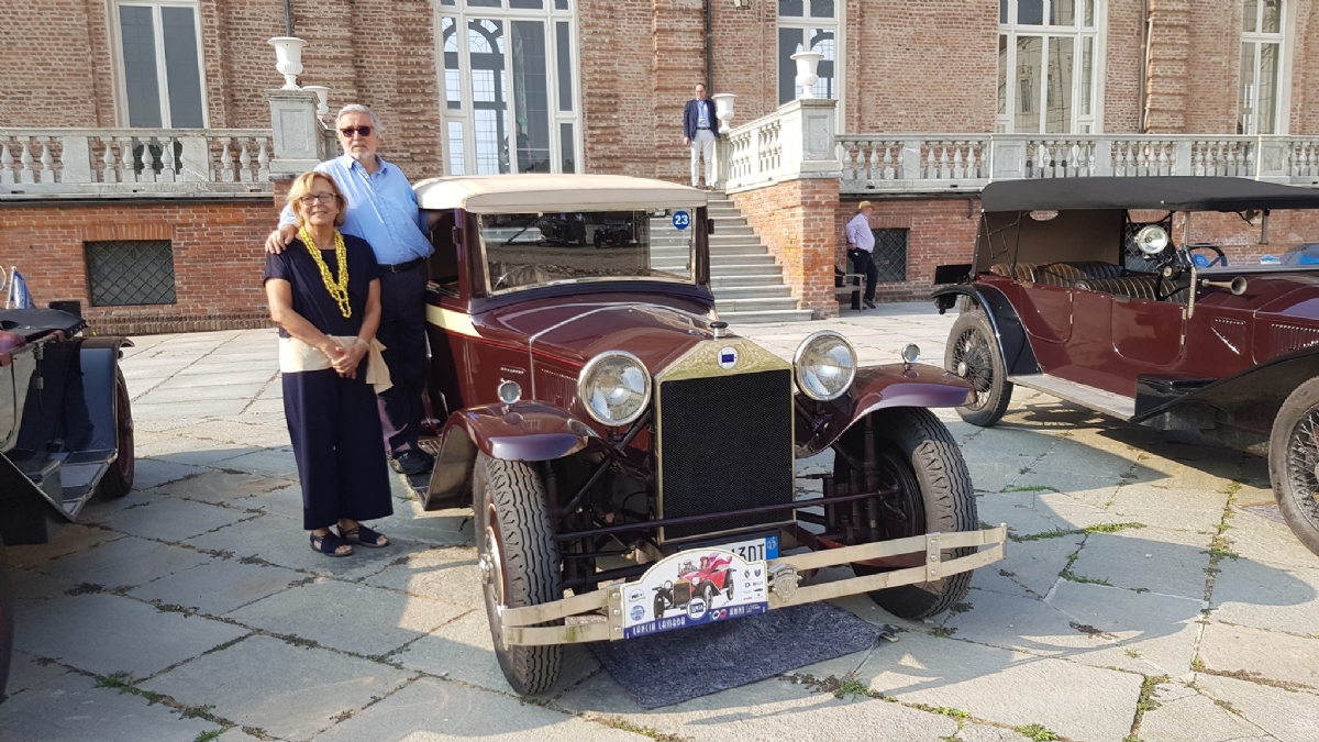 VENARIA - Il centro cittadino invaso di Lancia Lambda in occasione del centenario - FOTO